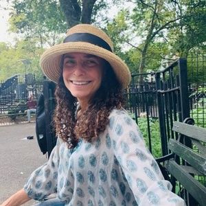 Meet your Posher, Elise